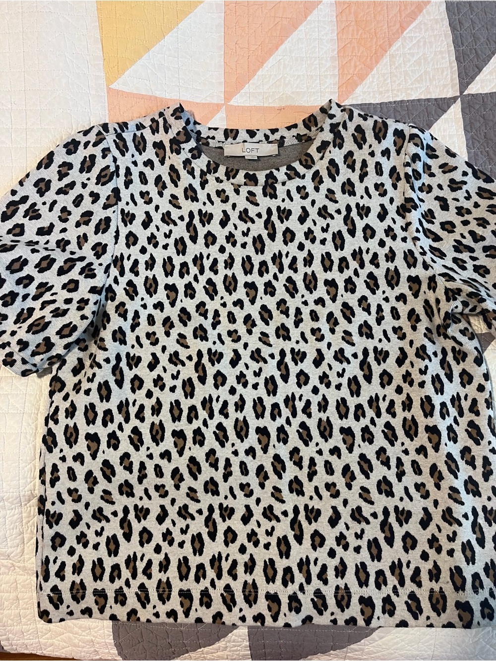 LOFT Leopard Print Short Sleeve Tee in Light Gray with Black and Brown Spots